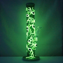 Load image into Gallery viewer, 14&quot; Glow-In-The-Dark Evil Eye Water Pipe - Green
