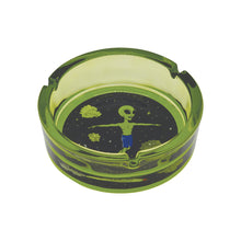 Load image into Gallery viewer, Trippy Vibes Ashtray - Alien
